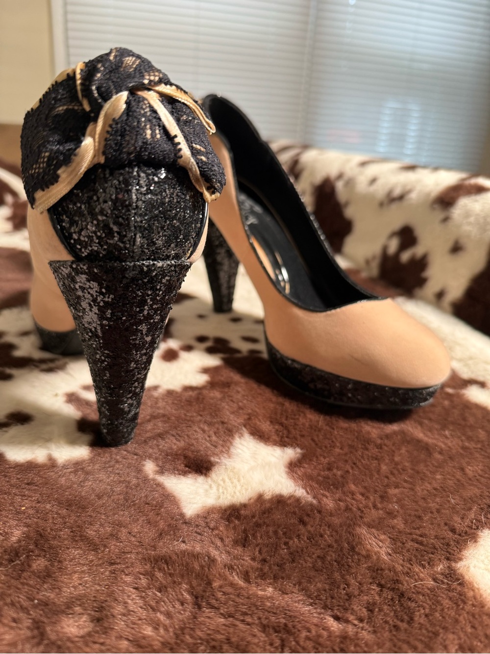 Daytrip velvet and lace Heels